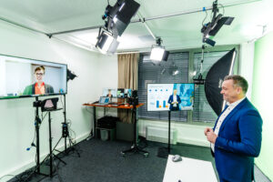 Aufnahmesituation in kleinem Studio mit Thomas Grimm
