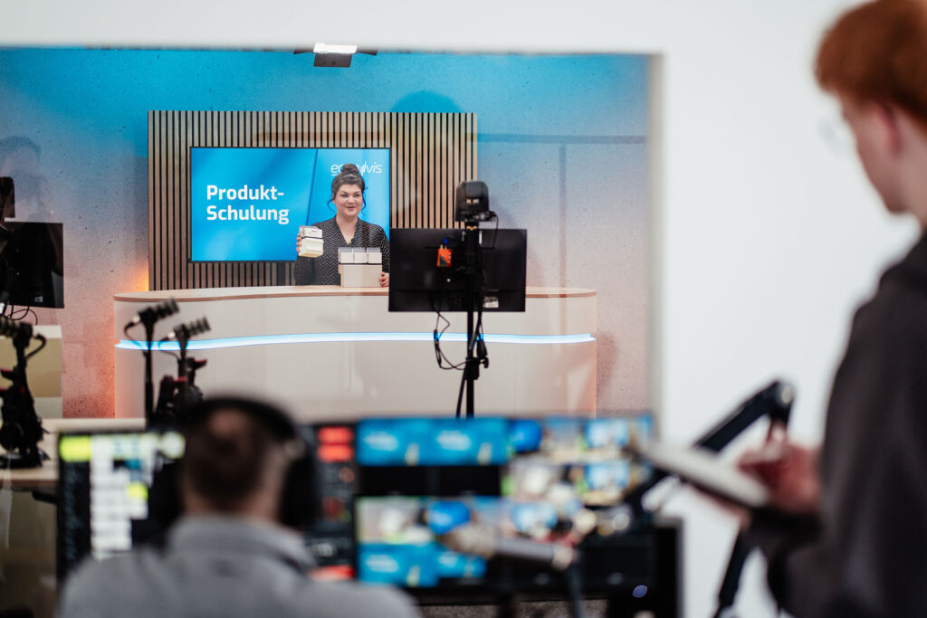 Hinter den Kulissen einer Videoproduktion im großen Videostudio